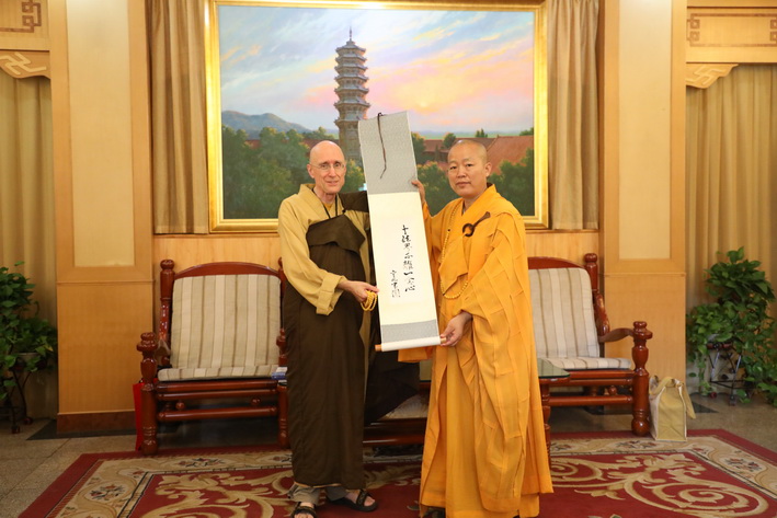 1567343013358842.jpg 084A5086_调整大小.JPG